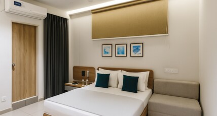 Hotel Kant by GoHotels - Near Shree Dwarkadhish Temple Room Type - Deluxe Room With Sofacum Bed
