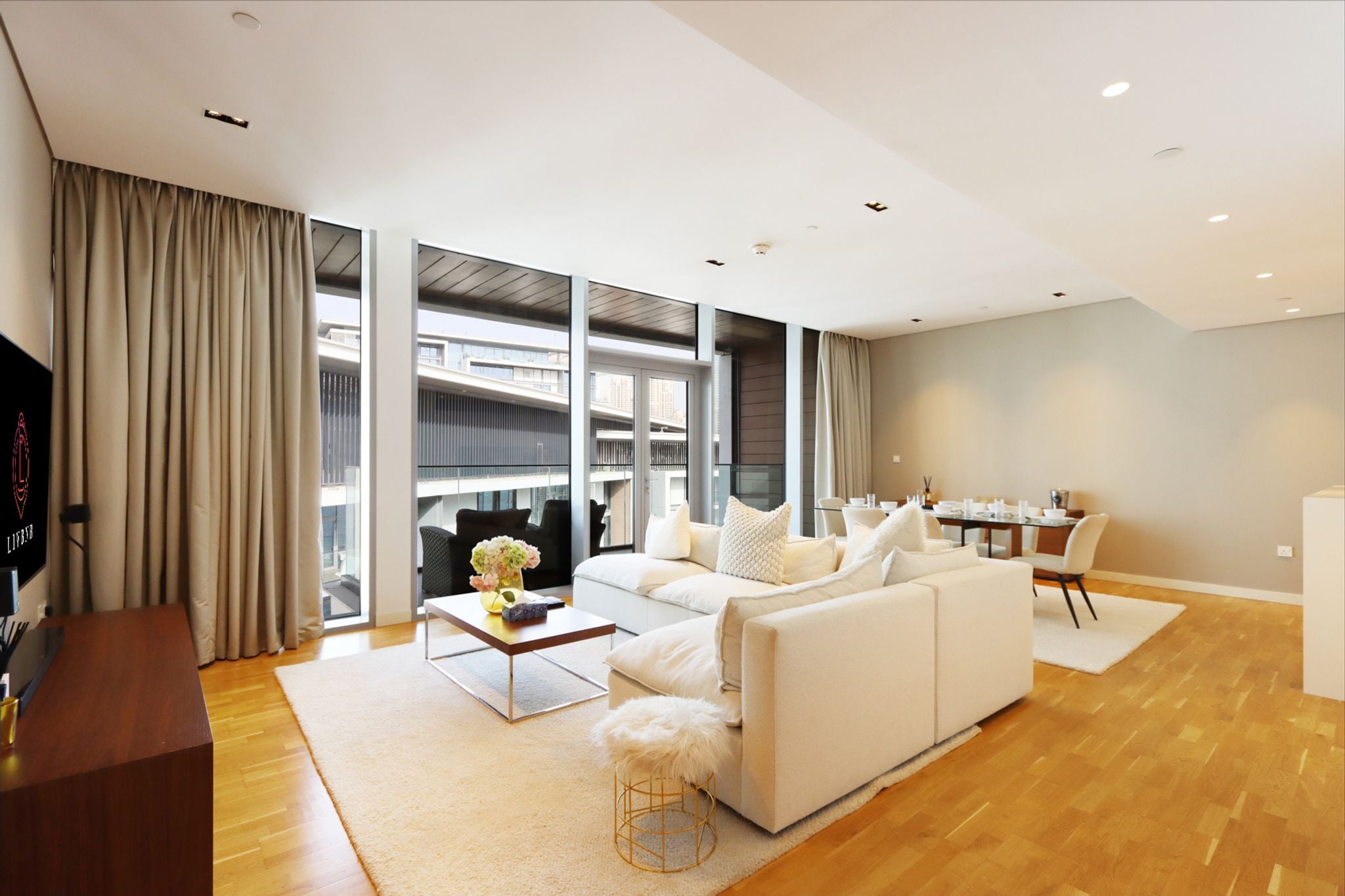 ELIVAAS Curated High-End 1BR | Bluewaters Luxury Near Ain Dubai - Tap to explore photos