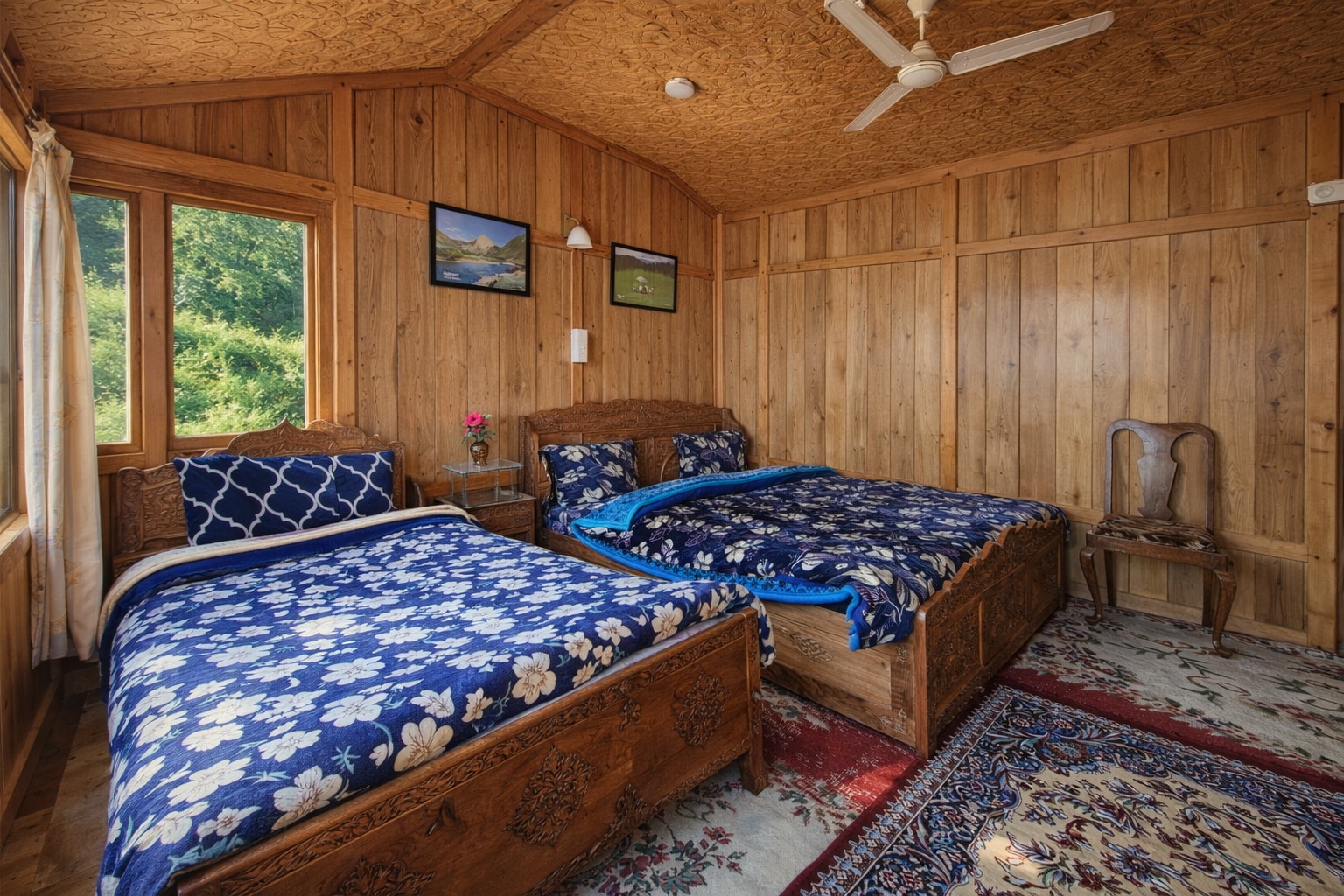 Houseboat Young Life - Tap to explore photos