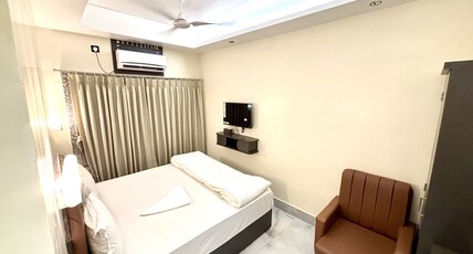 Fivetel Room Type - Deluxe Room