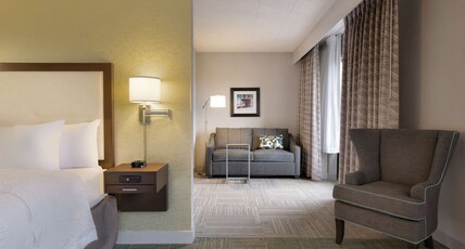 Hampton Inn by Hilton Reading/Wyomissing Room Type - 1 KING MINI SUITE NONSMOK