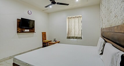 Hotel Ganga Palace Kasganj Room Type - Deluxe AC Room
