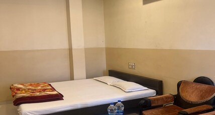 Hotel New Samadhan Room Type - Deluxe Room