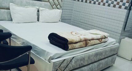 KANTA SANT RAM AASHRAM Room Type - Beautiful And Clean 1 bedroom with basic amenities