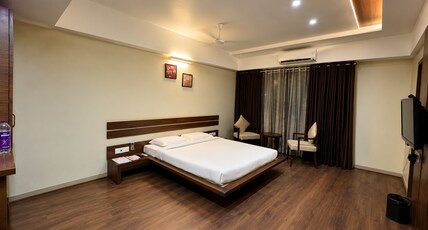 Hotel 3 Leaves Room Type - Superior Room