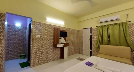 Hotel Hindusthan Inn Room Type - Deluxe Double Room with Balcony