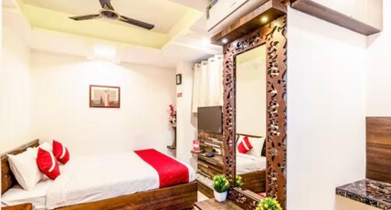 Hotel Aura Residency Room Type - Deluxe Room