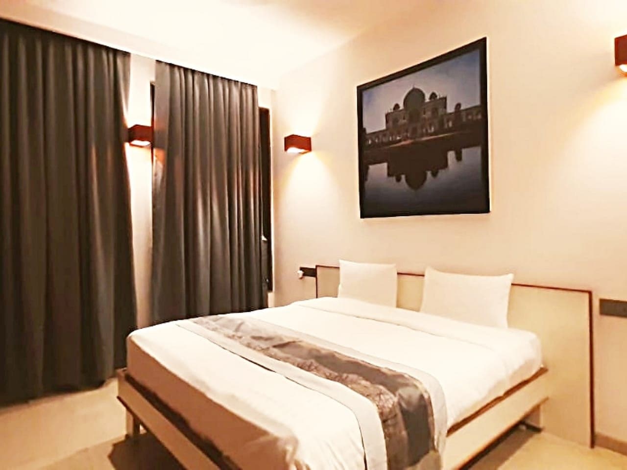 Hotel Mayur Express - Tap to explore photos