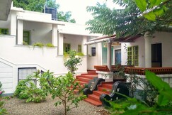 Marayoor Holidays | Rooms & Restaurant