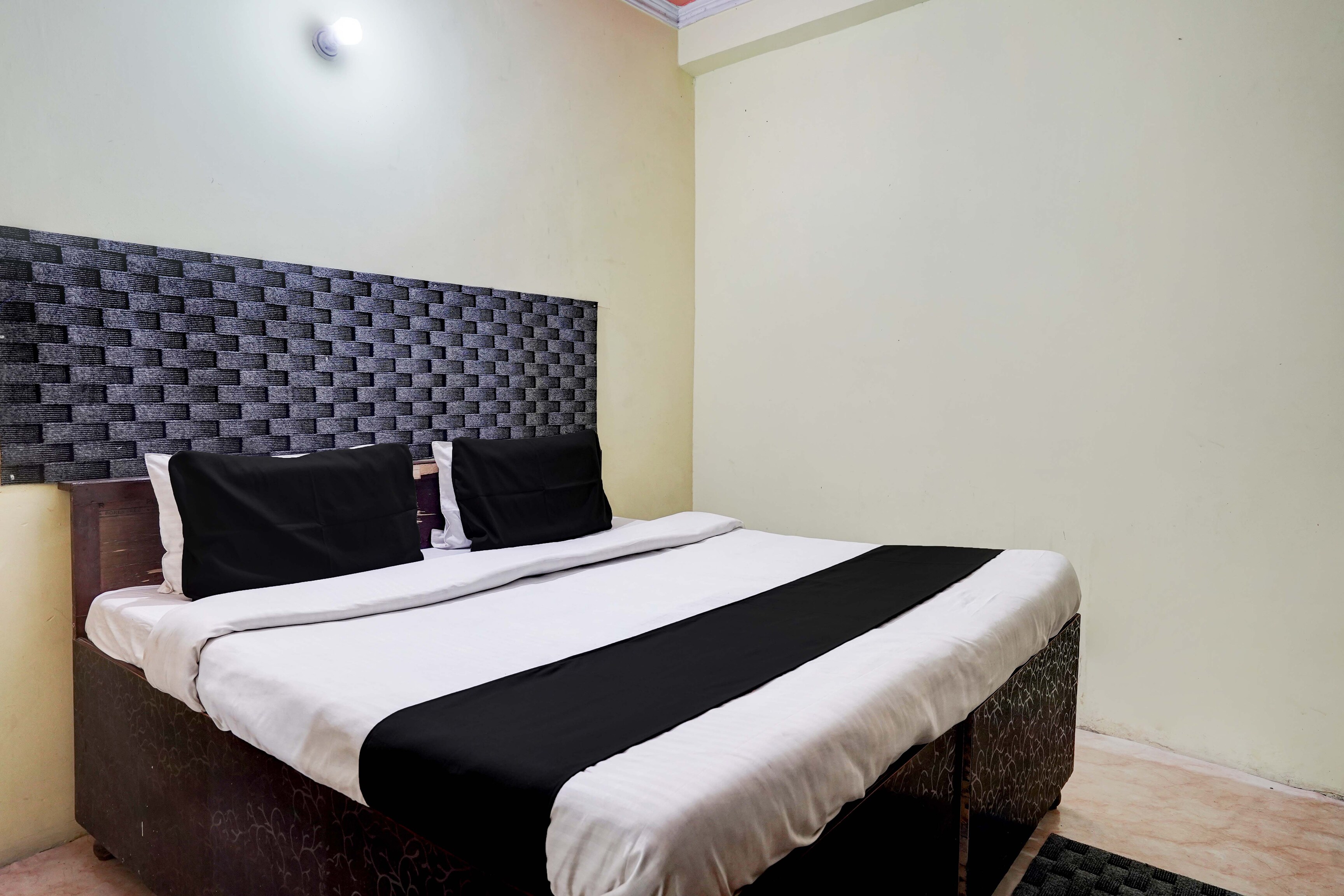 Hotel O Preet Hotel & Restaurant - Tap to explore photos