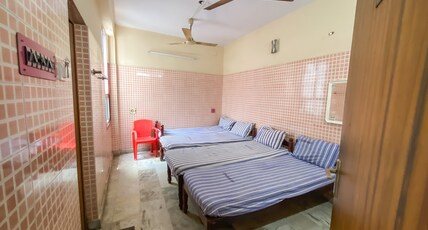 HOTEL SURATH PALACE Room Type - FOUR BED NON AC HOTEL SURATH PALACE Room Type - FOUR BED NON AC