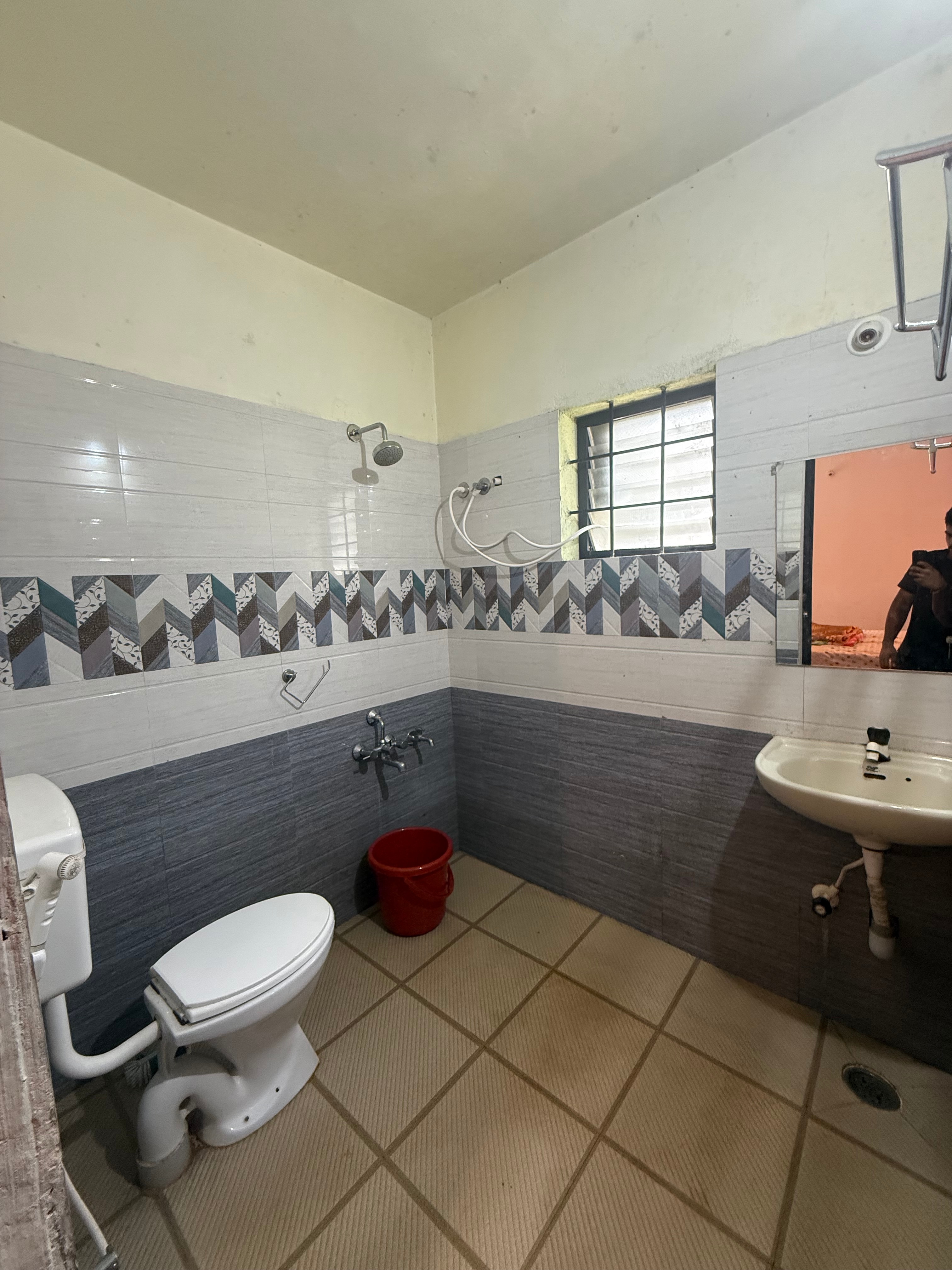 The Silverwood Homestay - Tap to explore photos