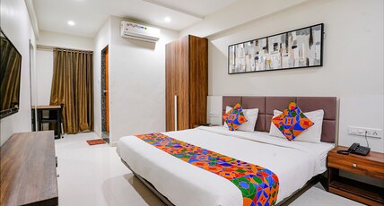 FabHotel La Victoria - Galaxy Circle Room Type - Deluxe Room