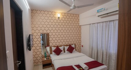 Tulsi Luxury Nesco Shared Apartments Room Type - Deluxe Room Gold