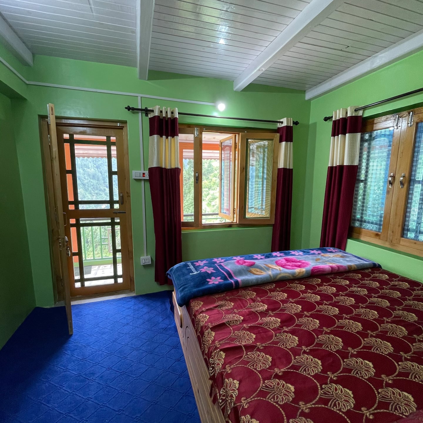 Standalone,petfriendly farmstay with mountain view - Tap to explore photos