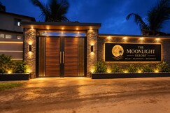 The Moonlight Hotel & Resort (Farm)