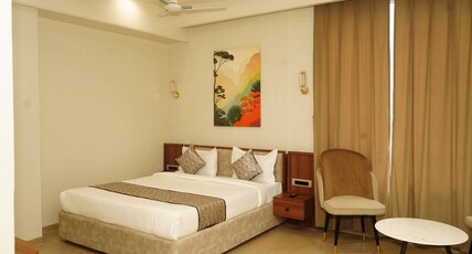 Malaiya Landmark Room Type - Deluxe AcRoom