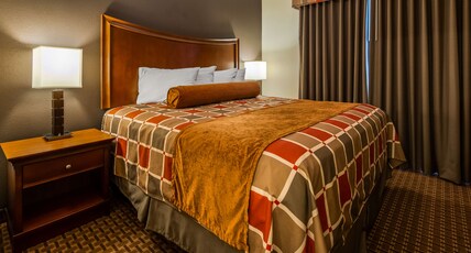 Best Western Plus Easton Inn & Suites Room Type - Suite-1 King Bed, Non-Smoking, Larger Room, Sofabed, Kitchenette, Extended Stay, Full Breakfast Best Western Plus Easton Inn & Suites Room Type - Suite-1 King Bed, Non-Smoking, Larger Room, Sofabed, Kitchenette, Extended Stay, Full Breakfast