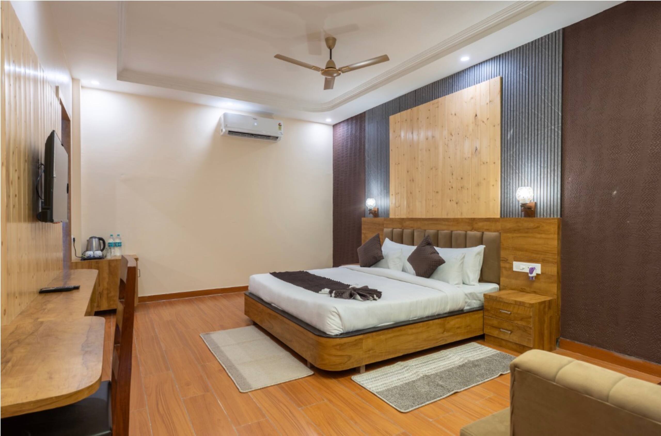 Luxury Stay in Jim Corbett Pool Nature Views - Tap to explore photos