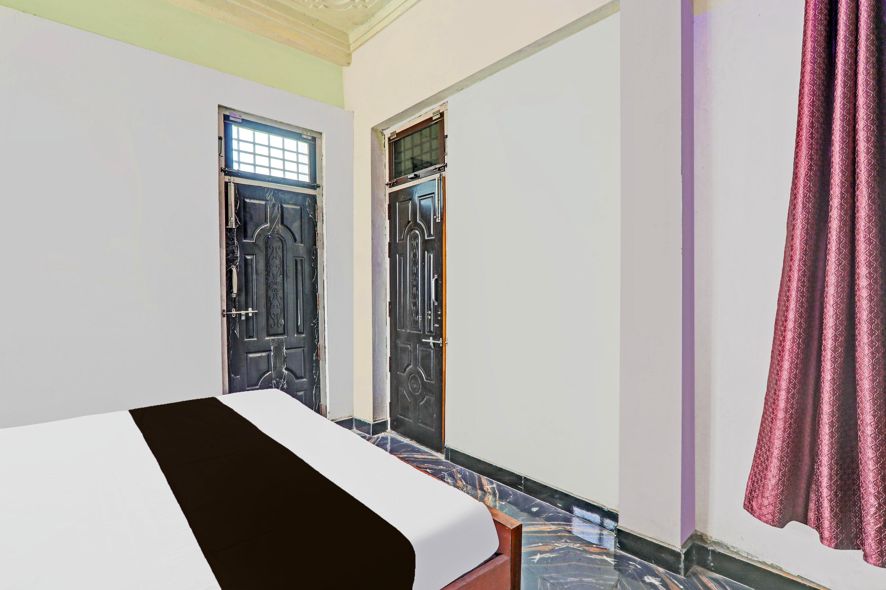 SPOT ON S.A. Hotel - Tap to explore photos