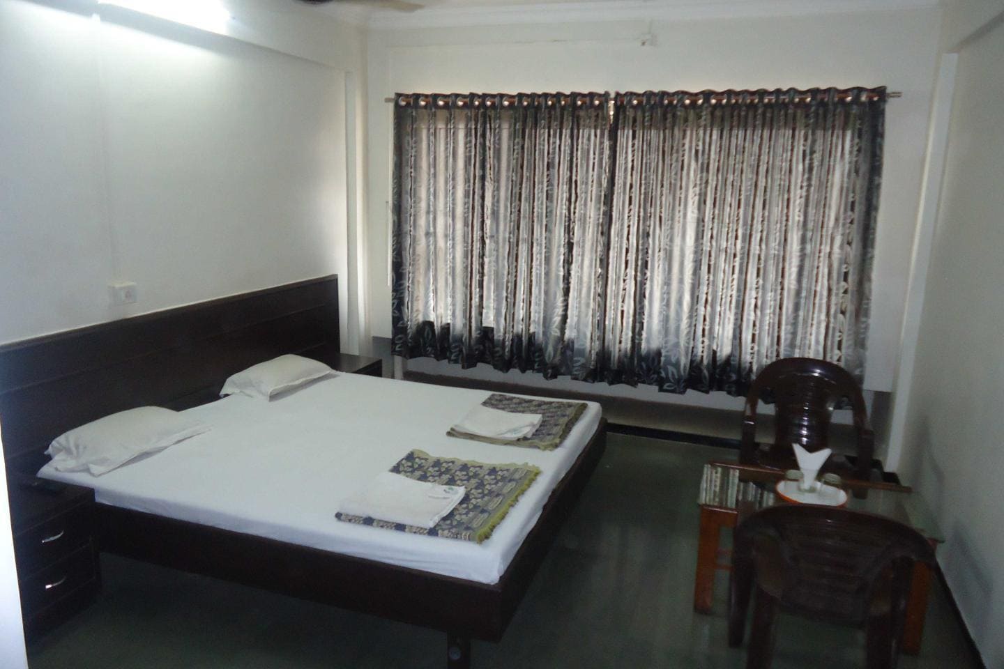 Nashik Guest House - Tap to explore photos