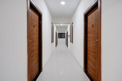 Rooms of Hotel O Avanti Lodge