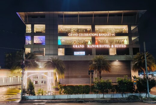 Grand Manor Suites