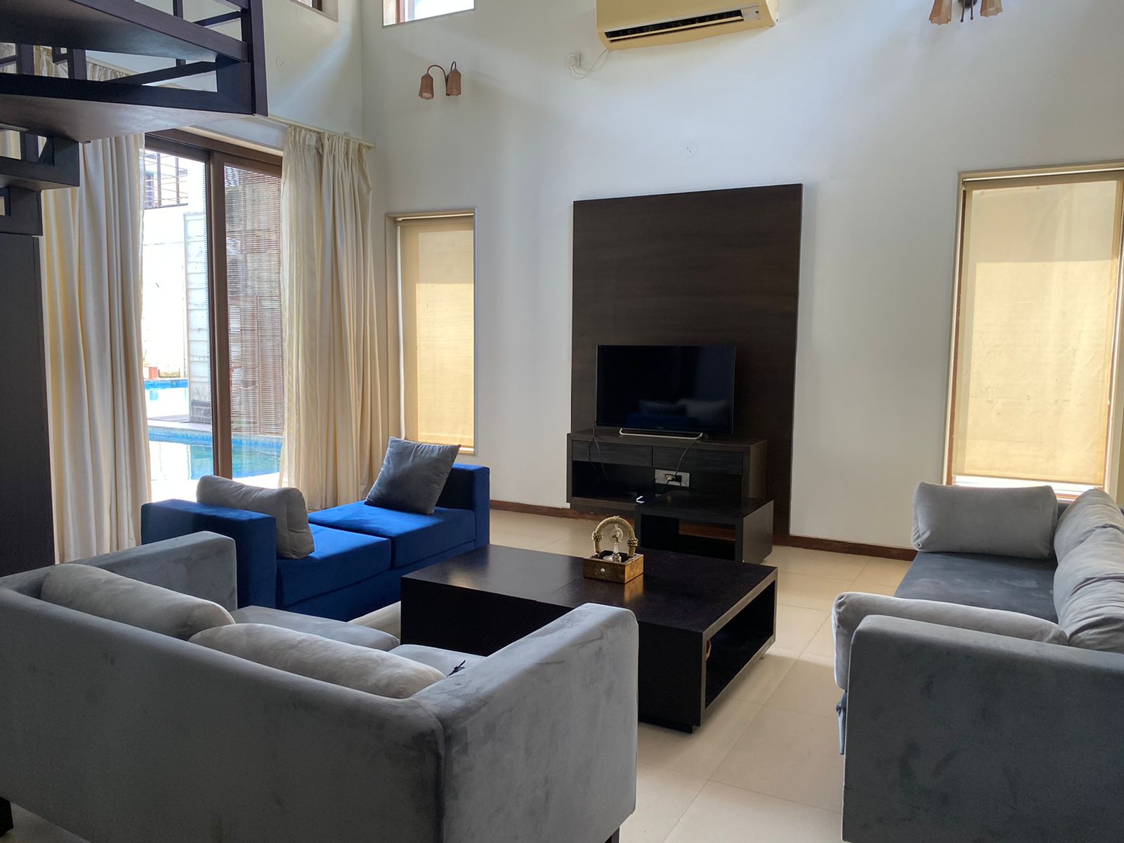 3BHK VILLA, VAGATOR, POOL, 8 MINS TO BEACH - Tap to explore photos
