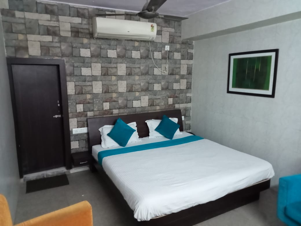 Hotel Bachan Niwas - Tap to explore photos