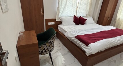 Hotel Shri Ram Gopal Seva Dham Room Type - Luxury Room with City View