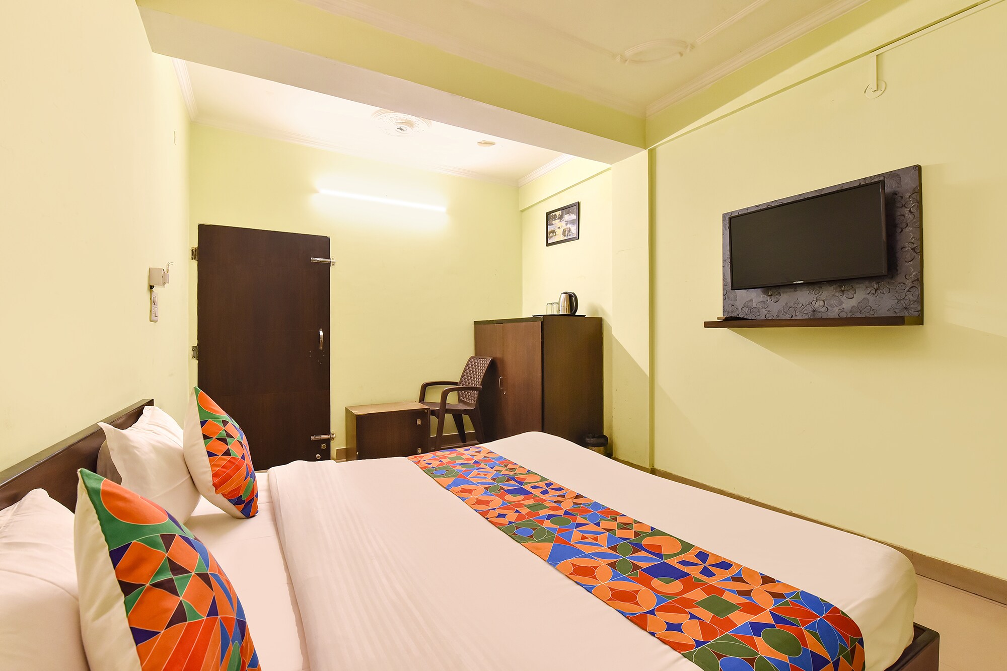 FabHotel Raghukul - Nr Chokhi Dhani - Tap to explore photos