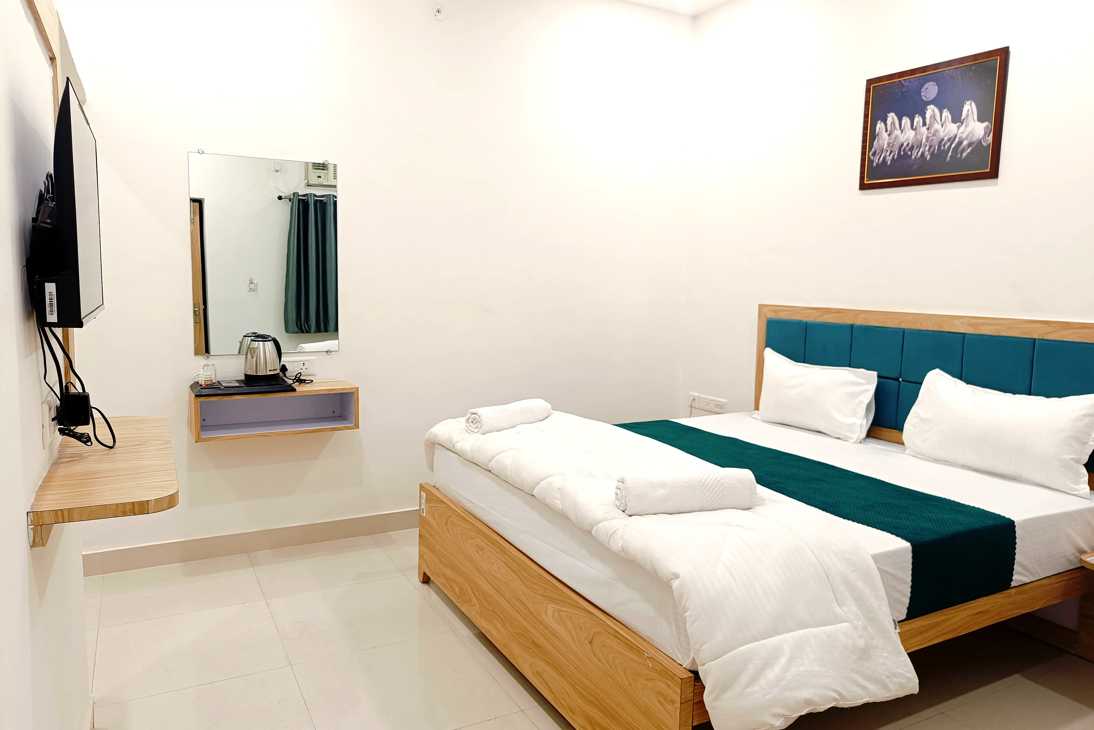 Hotel Assi Retreat Room Type - Deluxe Room with City View