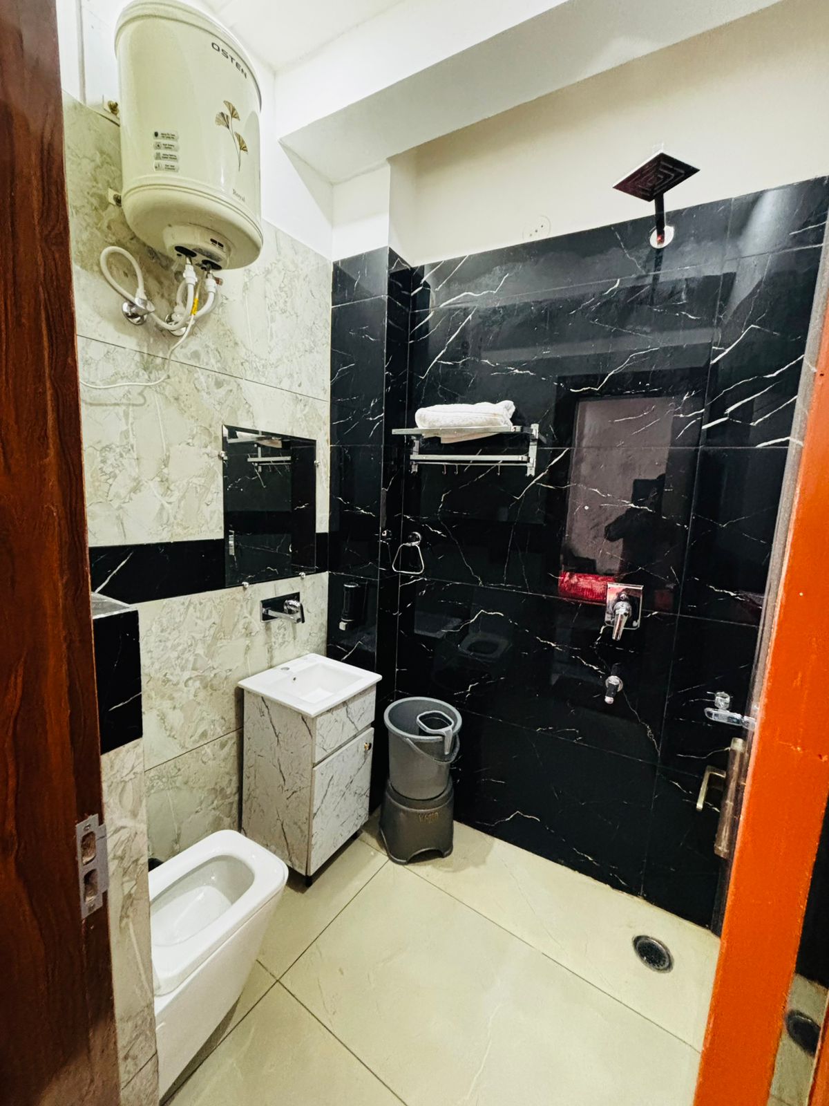 Hotel The Amaresh - Tap to explore photos