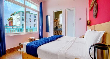 Chokling ArtHouse - The Treasure of Himalayas Room Type - Deluxe Room with Kitchen - Monastery and Mountain View