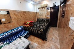 Cream Location / Wifi with Android TVs / Comfortable stay with Attached Kitchen / Washroom
