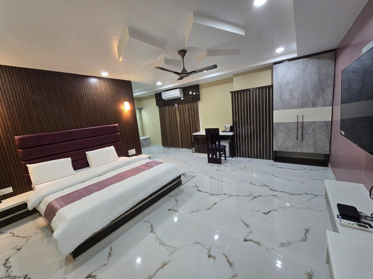 S C HOTEL - Tap to explore photos