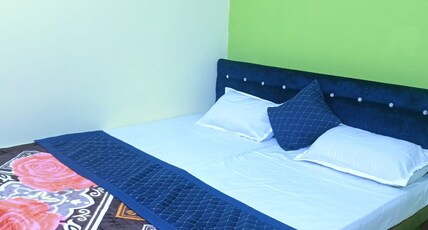 Samaira Guest House Room Type - DELUXE NON AC ROOM