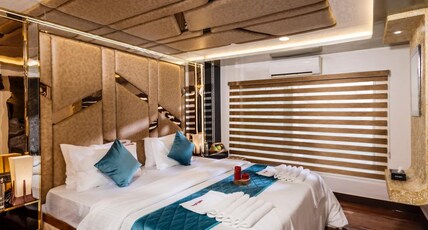 Premium Houseboats Room Type - Premium Room In Houseboat Full time AC