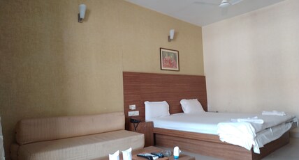 Kings Crown Room Type - Deluxe Room with Balcony