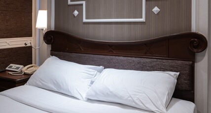 Majestic suites hotel bangkok Room Type - Deluxe Room
