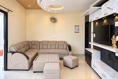 Coziest 3 BHK in Hazratganj Mall Avenue Road
