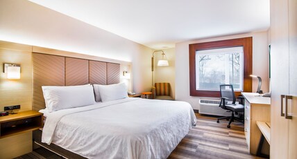 Holiday Inn Express & Suites Langley Room Type - Standard Room