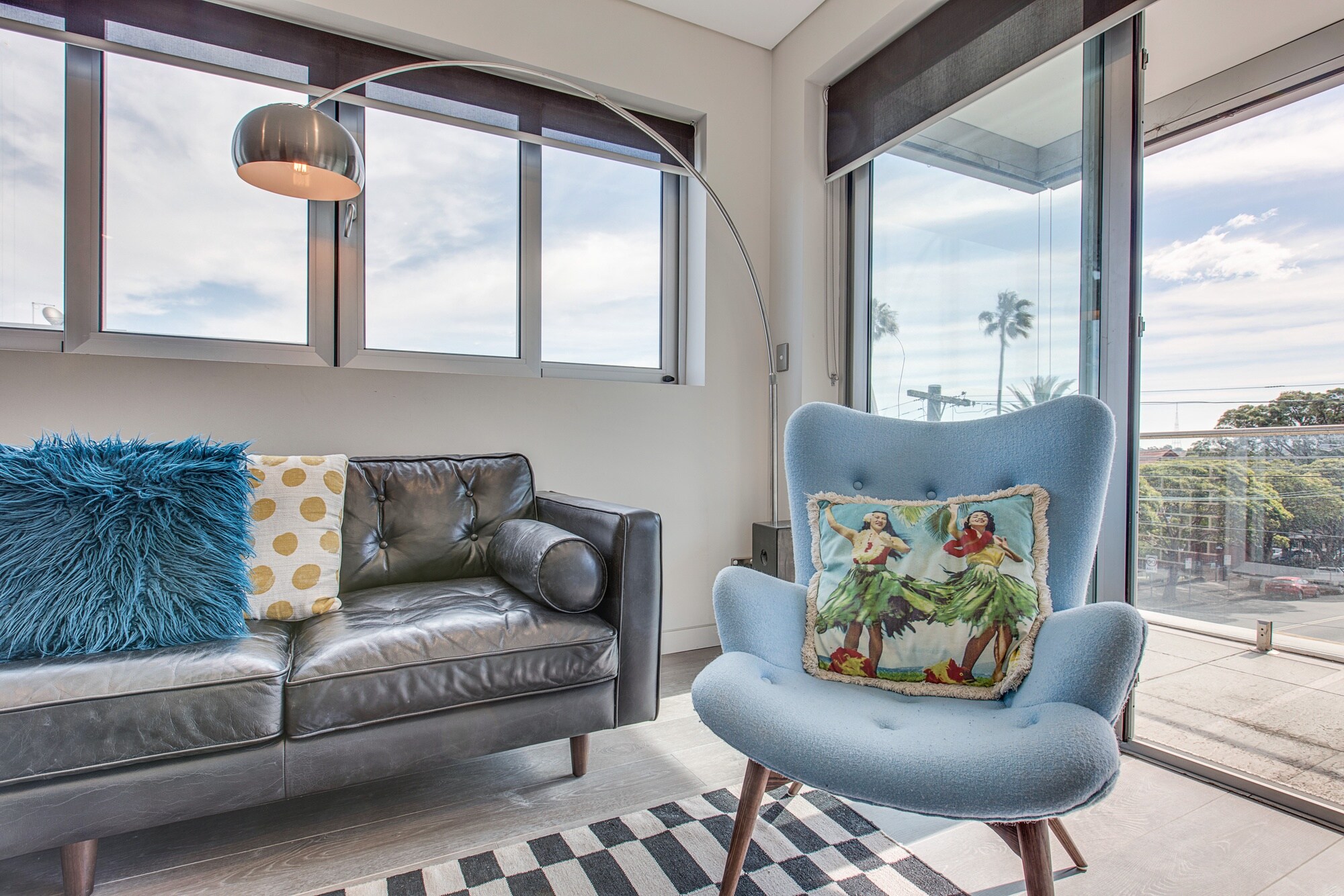 Explore Sydney from Stylish North Shore Apartment - Tap to explore photos