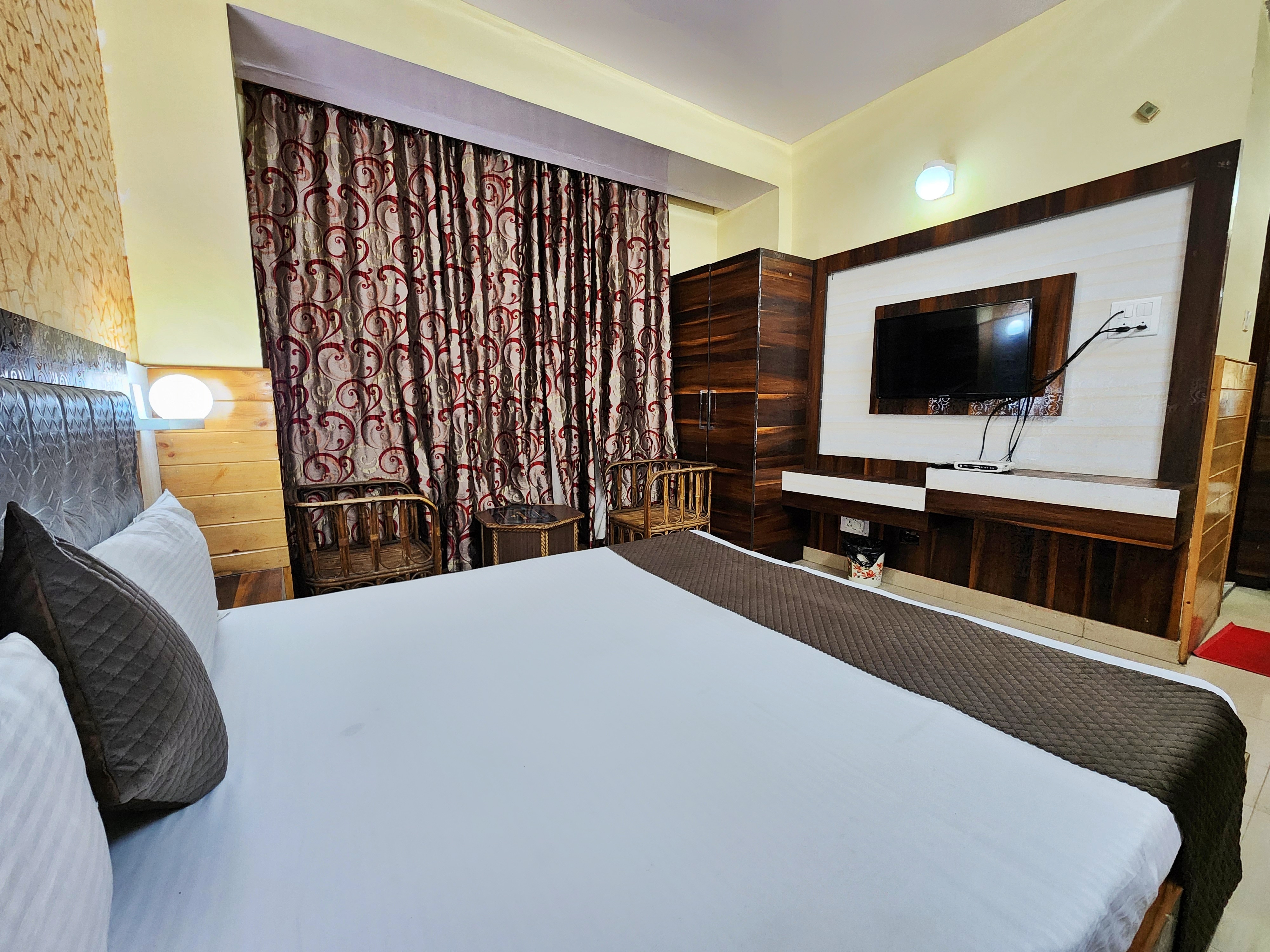 Hotel Taj Palace and Restaurant Near Mall Road Shimla - Tap to explore photos