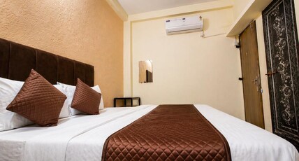 LFT SIGNATURE HOTEL Room Type - Deluxe AC Room with Free WiFi & Comfortable Stay