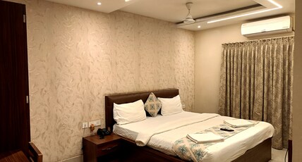 Hotel Vaishno Aerocity Room Type - SUPER DELUXE