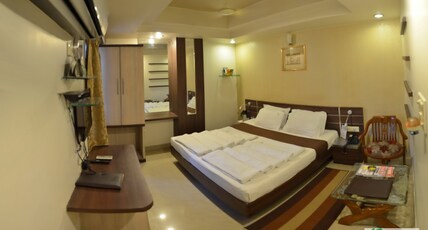 Hotel Shree Vatika Room Type - Deluxe Double Room