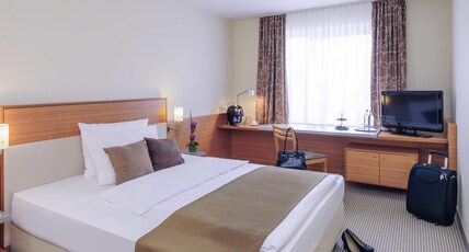 MERCURE MANNHEIM AM RATHAUS Room Type - Standard Room with a queen-size bed, non-smoking