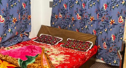 Adil Paying Guest House Room Type - Double bedroom
