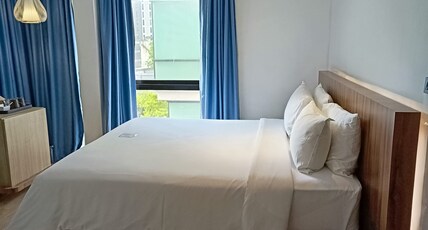 Uno Express Asoke Sukhumvit Room Type - Deluxe Corner Room